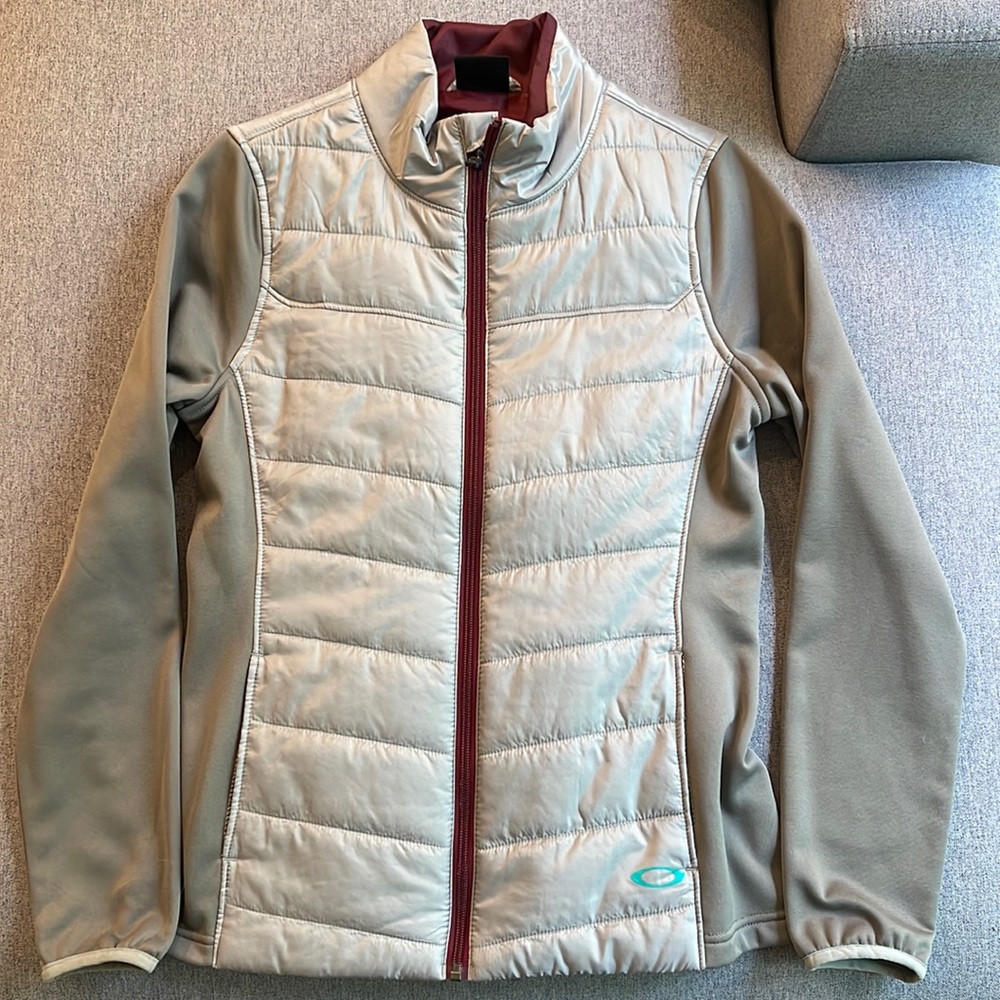 Small Gray Oakley zip up jacket